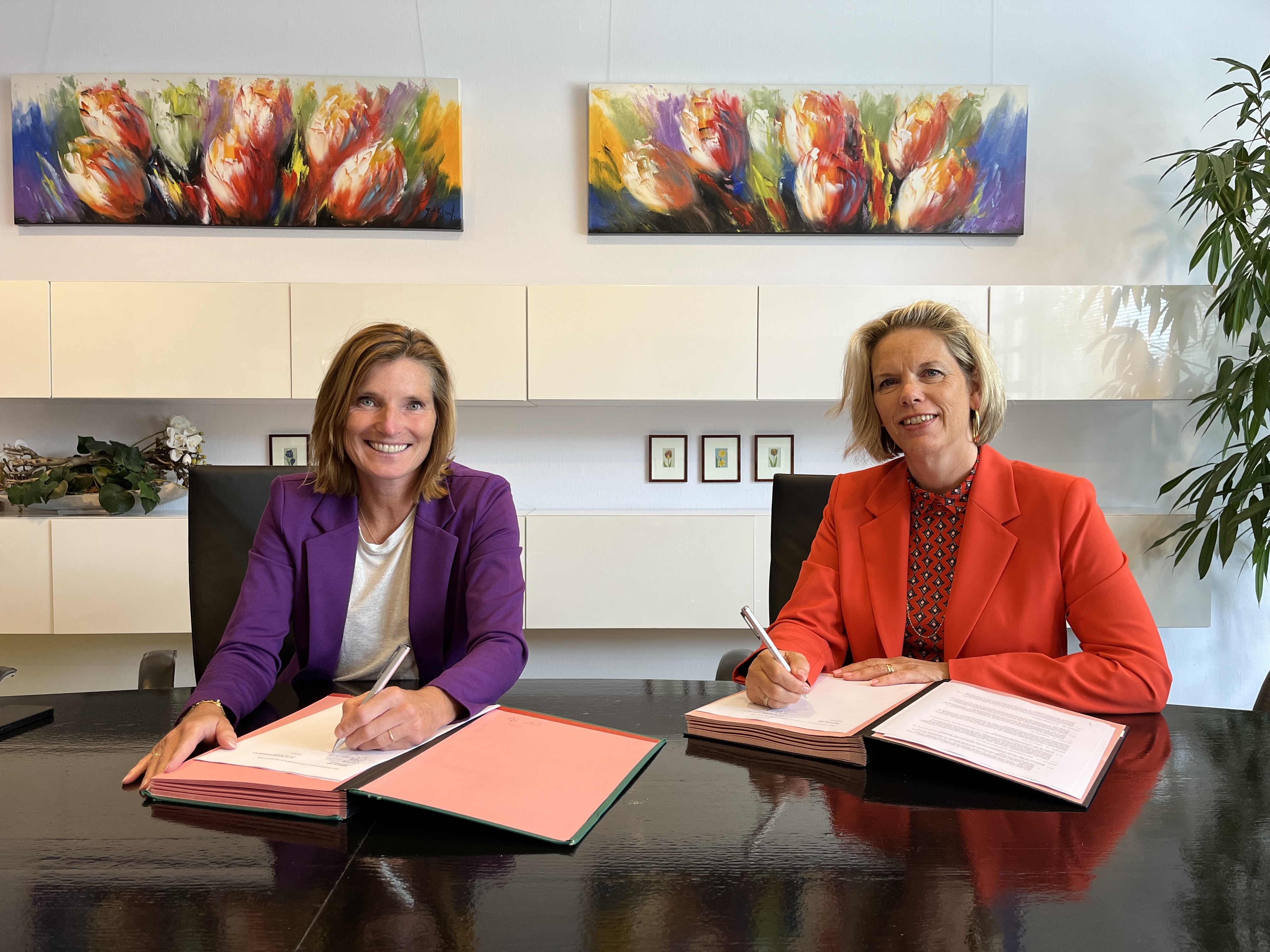 Ondertekening overeenkomst Kruishoorn
